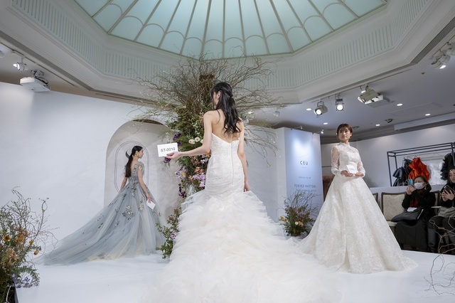 「ST」新作ウェディングドレス