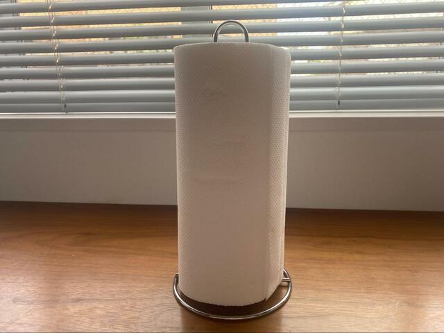 【セリア　キッチンペーパーホルダー】大きめのキッチンペーパーでも余裕で入る