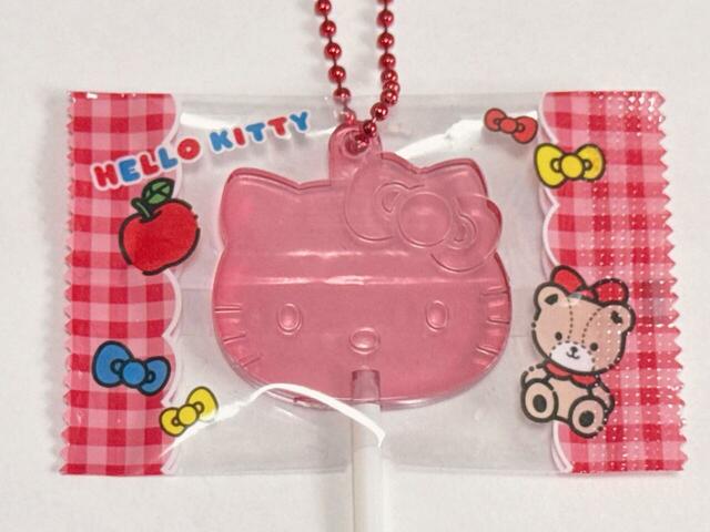 キャンディが入っている個包装パッケージ風のデザイン。タイニーチャムがいるのがうれしい！