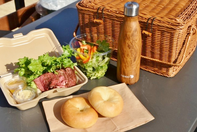 朝食は「自家製ローストビーフサンド」