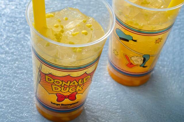 スパークリングドリンク(マンゴー&レモン) 700円｜提供店舗：東京ディズニーランド「ザ・ガゼーボ」｜スペシャルイベント「ディズニー・パルパル―ザ」第2弾「ドナルドのクワッキー・ダックシティ」スペシャルメニュー