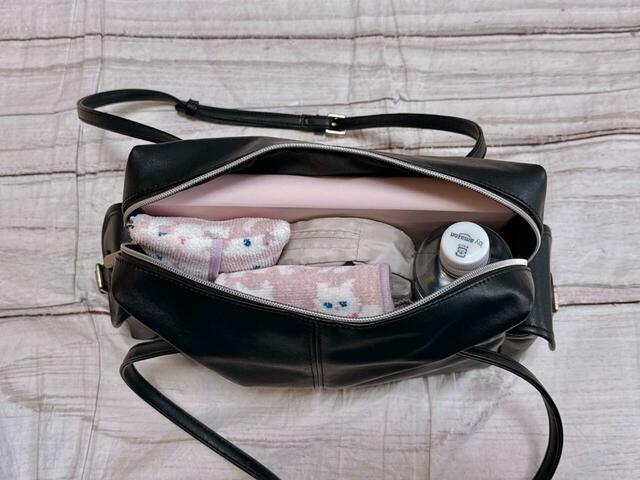 A4サイズは入らないややコンパクトなサイズ感ながら、収納力はかなり優秀！