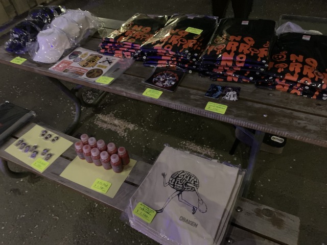 オバケンのオリジナルグッズも販売