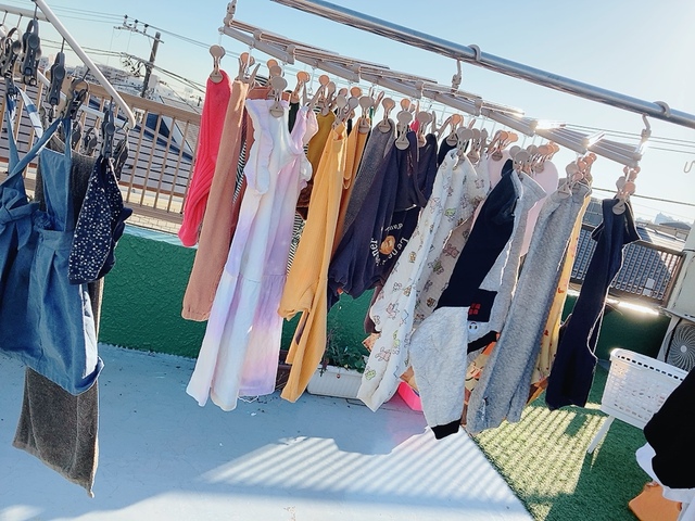 【ニトリ デコホーム 伸縮式ハンガー(39ピンチ)】大容量で機能的なのに税込999円。衝撃のコスパの良さです