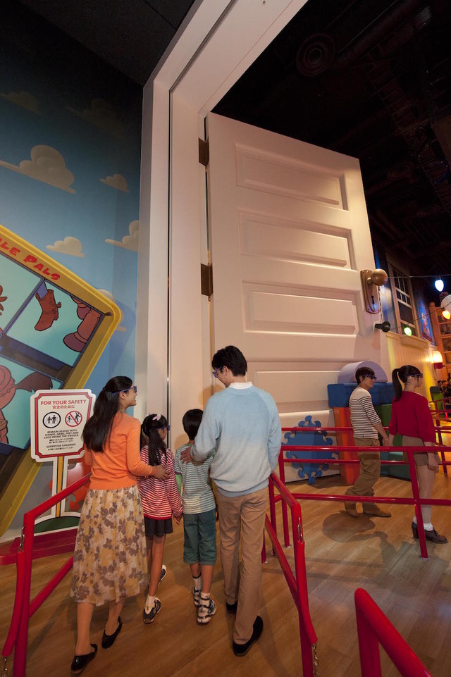 大きな扉の先はアンディの部屋