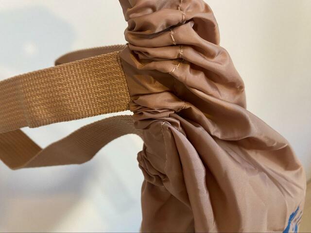 【リンネル 2023年5月号増刊：付録 スヌーピー×ロゴス 2wayエコバッグ＆カラビナ付きポーチ】巾着のように絞れる