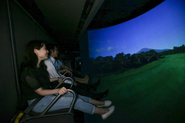 富士急ハイランド「富士飛行社」