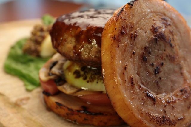 肉のミルフィーユバーガー