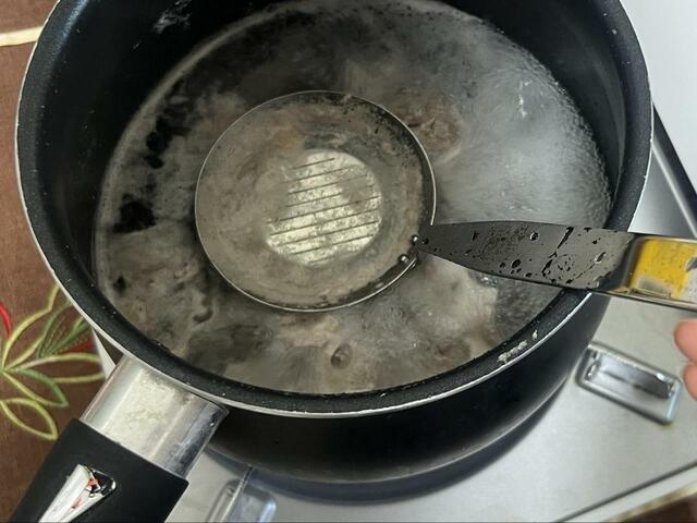 【TERNA　あくとりさん】スープは掬わず、アクだけを取ってくれます！