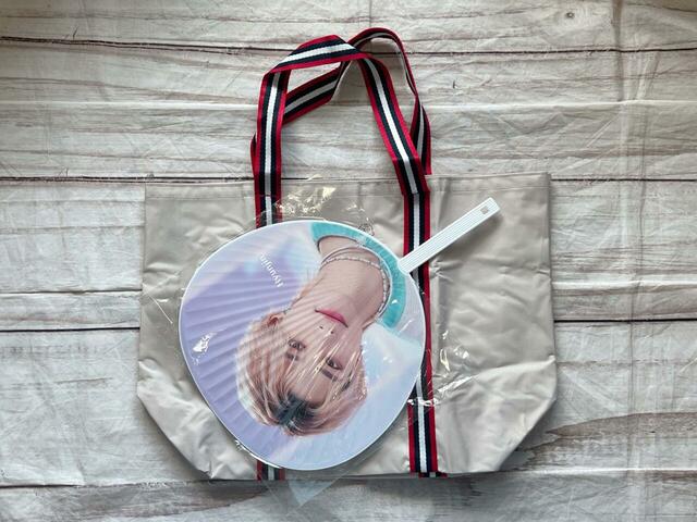 うちわもラクラク収納できるサイズ感です