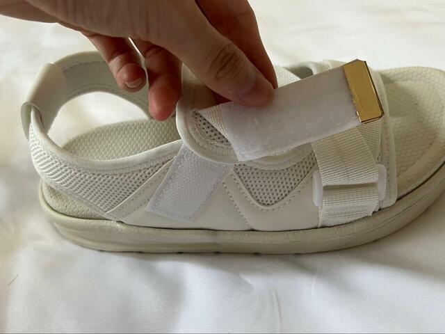 【GLOBAL WORK エアかるベルトスニーカーサンダル】マジックテープで横幅を調節可能です