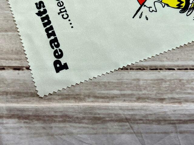 布の端はピンキングカットされています♪