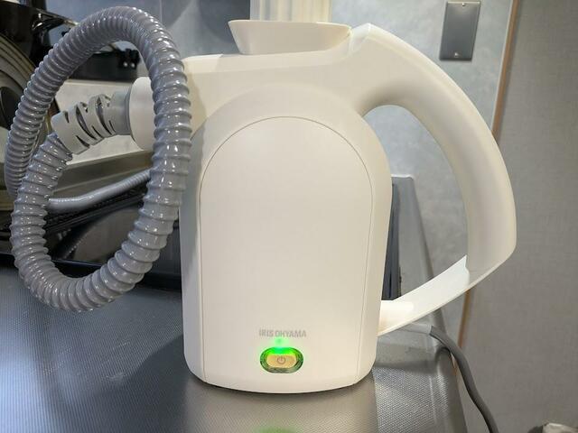 【アイリスオーヤマ スチームクリーナーハンディタイプ（STM-305R-C）】メインスイッチのランプが赤から緑に変われば準備完了！