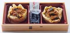 〈神楽坂五十番〉鰻饅　２個入　７５６円