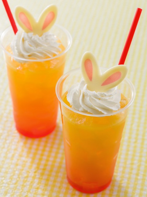 スペシャルドリンク（オレンジ＆クリーム） 450円｜ホライズンベイ・レストラン｜東京ディズニーシー「ディズニー・イースター」2020スペシャルメニュー