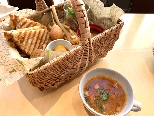 「ビーグル・スカウトのピクニックボックス スープ付き」(2,530円)