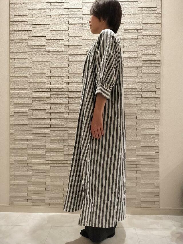 【無印良品 楊柳ガーゼ 五分袖ワンピース】身長162cm・Mサイズ着用。立体感のある袖が女性らしくやわらかな印象です