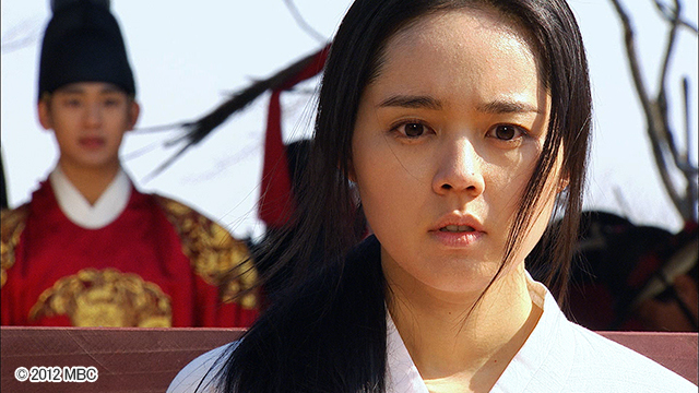 『太陽を抱く月』　© 2012 MBC