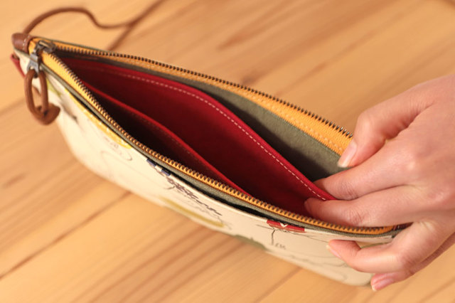 ⼩さいかばん「猫と果実」