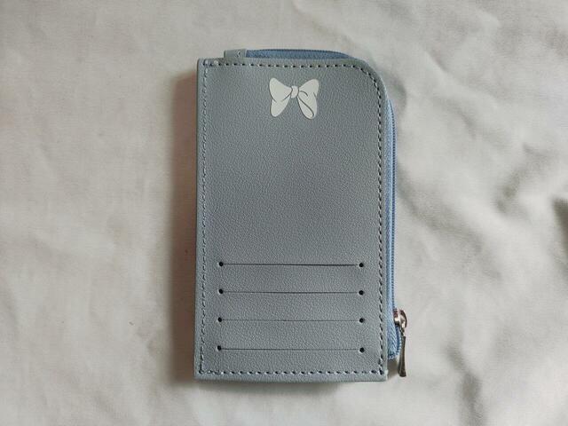 裏側にはかわいいリボンが描かれている