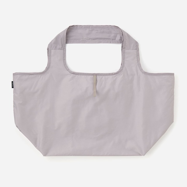 【KEYUCA「レジカゴ1個分の保冷エコバッグ」】グレー ¥1,760／大人かわいいシンプルなカラーがうれしいグレー