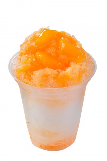 シェイブアイス（みかん）単品360円、スーベニアカップつきはプラス360円