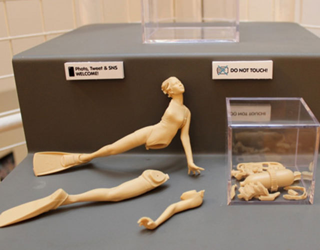 “水中×ニーソ”2人の女の子で2倍かわいい！