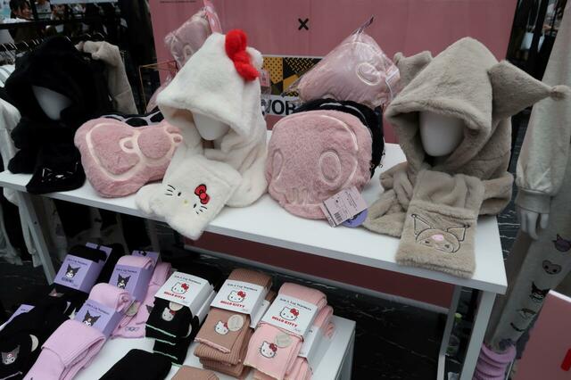 【ワークマン】Sanrio characters ハローキティ/クロミ　レディース商品がずらり