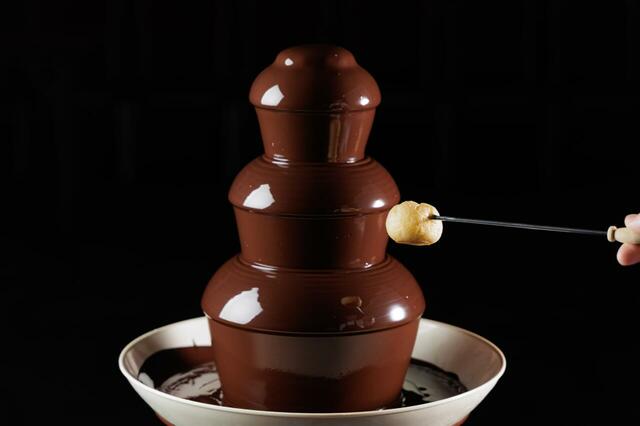 「チョコレートファウンテン」＜期間：2026年1月1日〜1月4日＞【焼きたて熱々の“サーロインステーキ”を何枚でも！神戸三宮東急REIホテルの4日間限定「新春ランチブッフェ」】