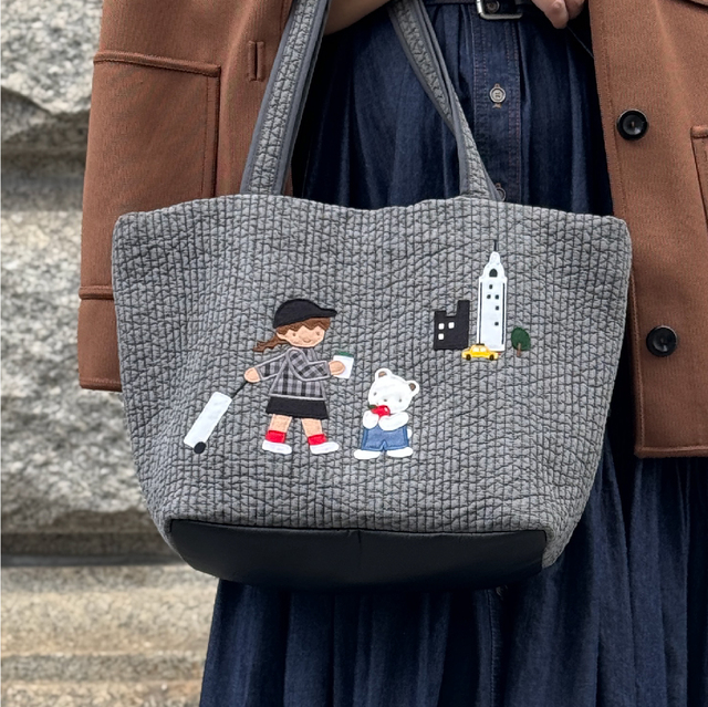 【familiar×ピオヌンナル第三弾／voyage】日常でも旅先でも活躍する“voyage”。カラーで異なるデザインにも注目♪