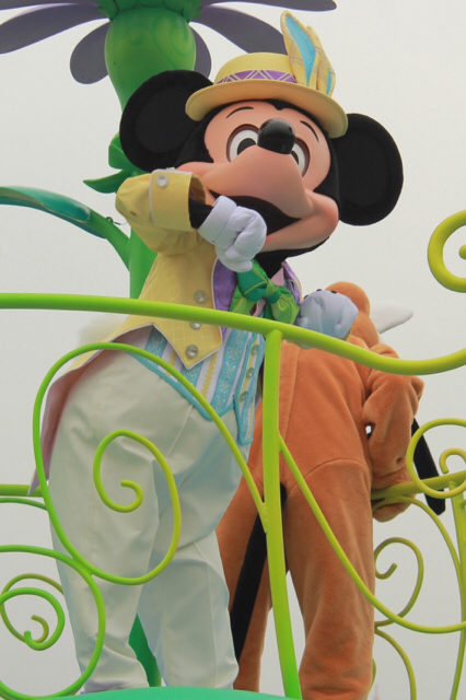 東京ディズニーランド「ディズニー・イースター2015」／「ヒッピティ・ホッピティ・スプリングタイム」ミッキーマウス ©Disney