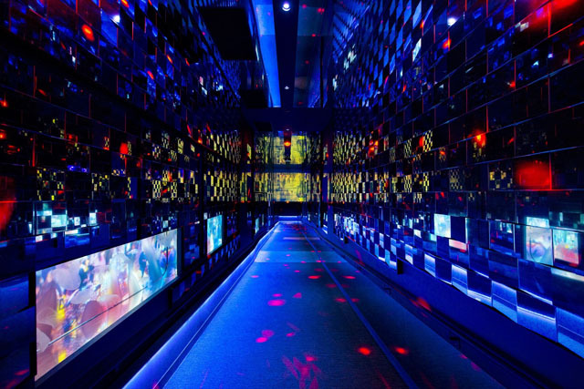 美しい! 「蜷川実花×クラゲ」の超幻想世界