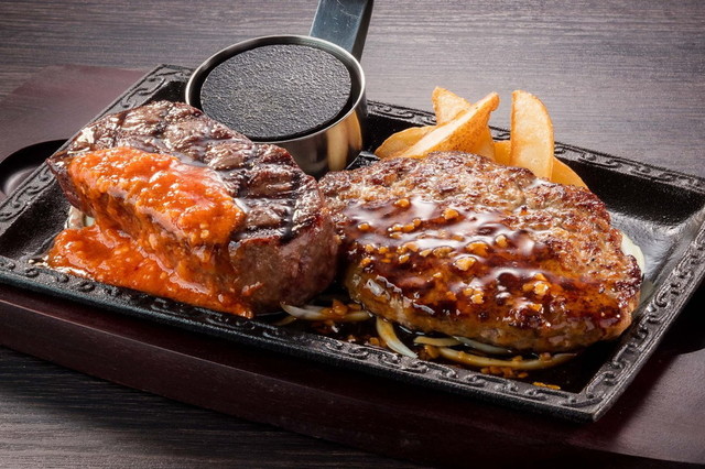 厚切りミスジステーキ（225g）＆粗挽きデラックスハンバーグ（225g）2,399円