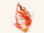 ソフトクリーム（ストロベリーソース）