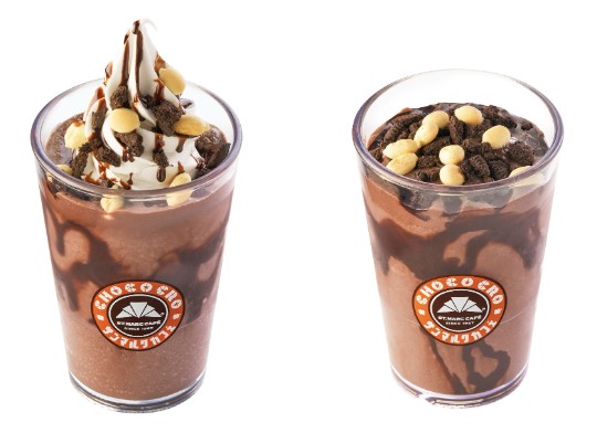 「ブラックサンダー ザクザクチョコレートスムージー」<Mサイズ 690円(税込)>【「サンマルクカフェ」×「ブラックサンダー」の初コラボメニューが登場】