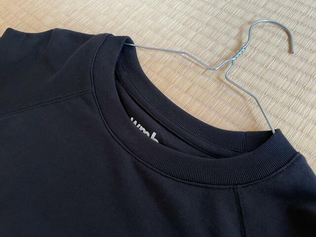 【ワークマン ストレッチライトラグランスウェット】襟元も問題なさそう。色落ちもしませんでした