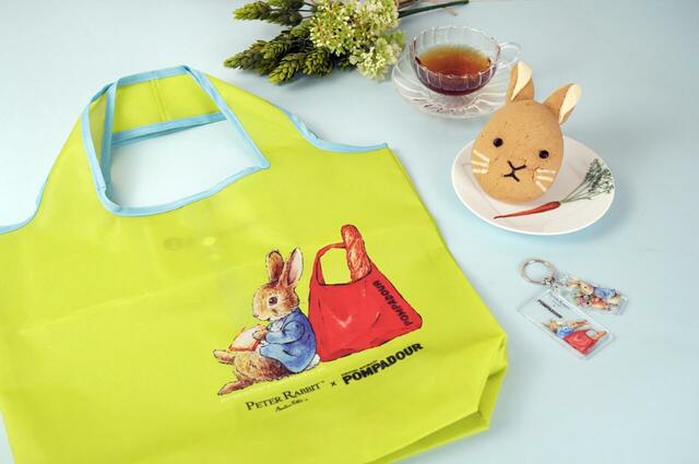 「ピーターラビット(TM)×ポンパドウル コラボグッズ」<期間:2025年8月1日〜>【ポンパドウルで「ピーターラビット(TM)」コラボグッズを発売!可愛いオリジナルアクリルキーホルダー登場!】