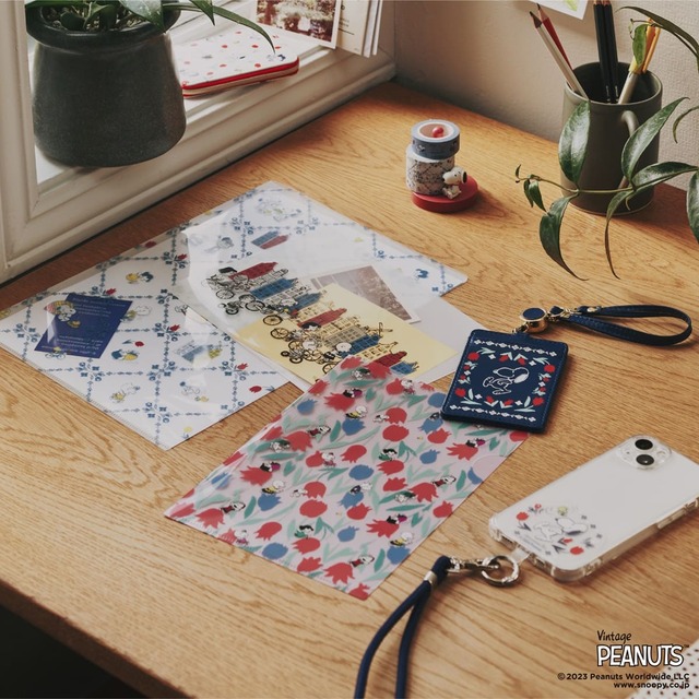 【Afternoon Tea LIVING×PEANUTS】キーケース ¥2,970、マスキングテープ ¥2,200、ファイル3枚セット ¥825、リール付きパスケース ¥2,970、マルチリングストラップ ¥2,178