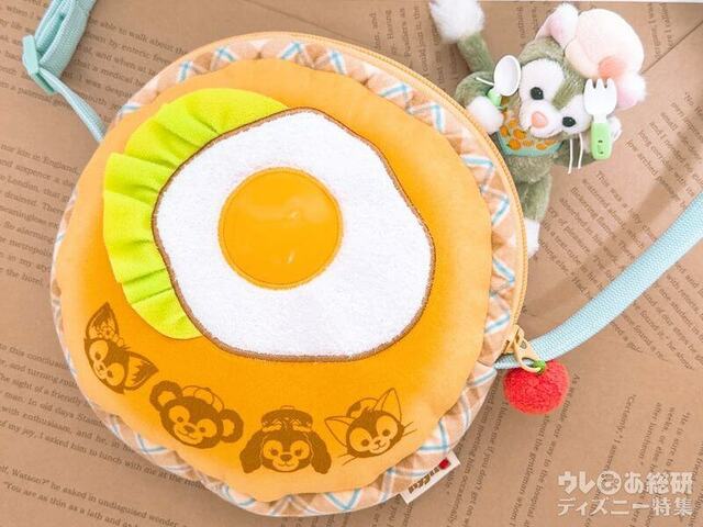 ショルダーバッグ（直径約20cm）3,900円　※ぬいぐるみチャームは付属しません