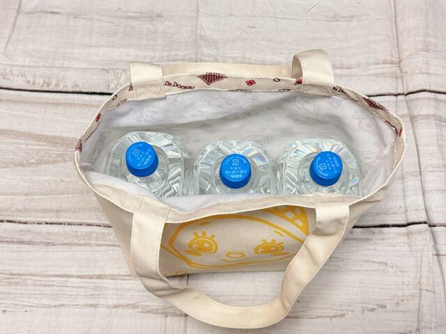 2Lペットボトルが3本入る大容量！