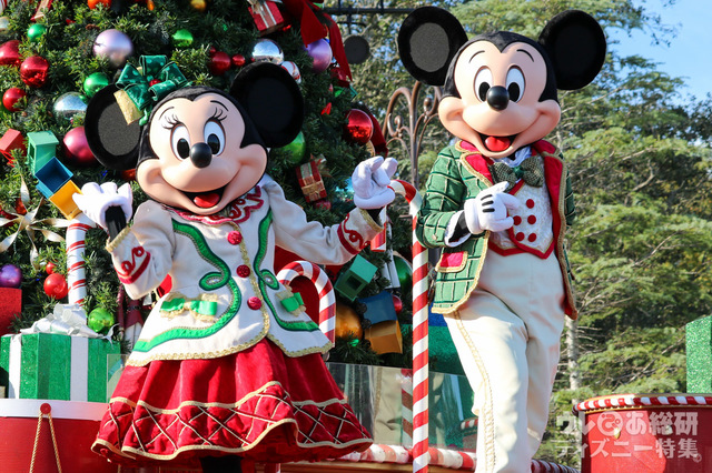 マジック・キングダム「ミッキーのワンス・アポン・ア・クリスマスタイム・パレード」