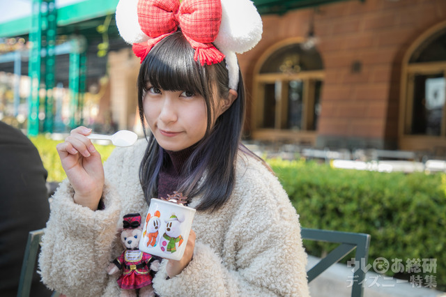 レアチーズムース＆ミルクゼリー、スーベニアカップ付き 750円｜東京ディズニーシー