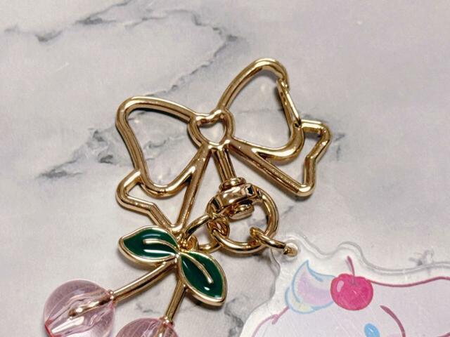 リボン部分がそのままキーホルダーになっている仕様