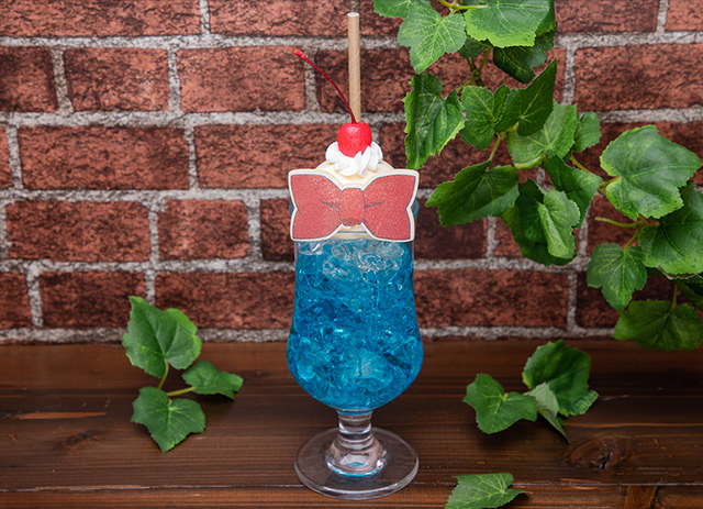 江戸川コナンの蝶ネクタイ型変声機クリームソーダ 990円