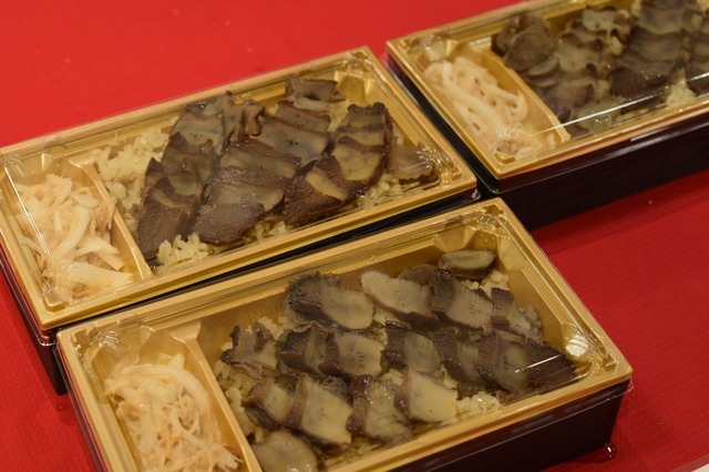 山梨は「アワビステーキ弁当」