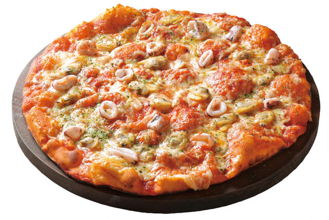 「シーフードピザ」【シェーキーズワールドツアー第4弾は“スウェーデン”！「ヤンソンさんの誘惑風ピザ」に「空飛ぶヤコブさん風ピザ」も登場！】