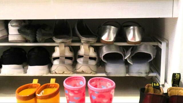 【tower 引き出せる キャスター付き シューズラック】わが家は隙間の上下が狭いつくりのため、ブーツや子ども用長靴はNGでした