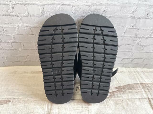 ソールは軽量で歩きやすい!