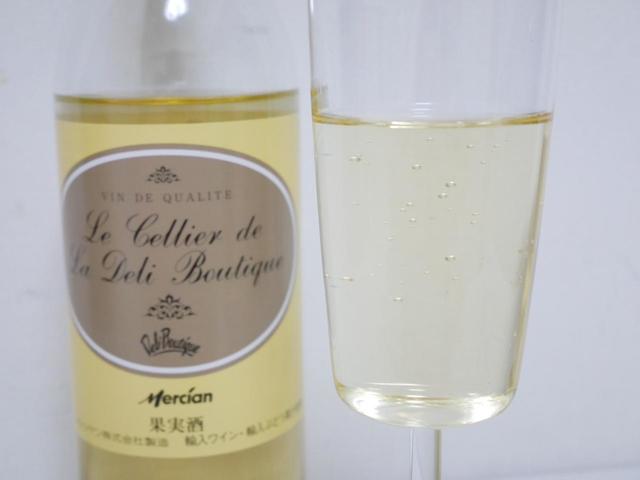 プチプラワインには珍しいコルク栓。どちらかというと辛口で、さっぱりめ／オーケー　メルシャン　デリ・ブティックワイン