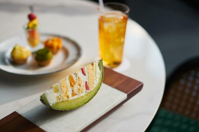「メロンのショートケーキ」<期間:2026年6月13日〜8月23日>【デザートワゴンを席までお届け!フルサービスのスイーツビュッフェ「The Royal Lounge ~Sweet Symphony~」でプレミアムな午後のひととき♪】